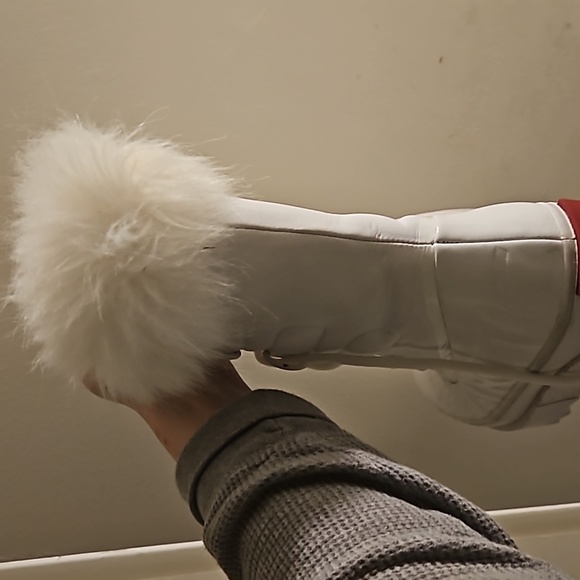 Sorel boots - Picture 2 of 3